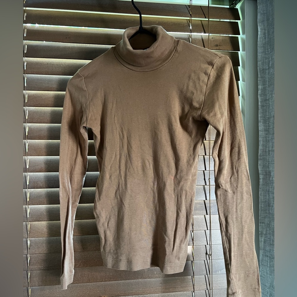 KOTN Turtleneck